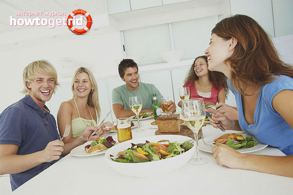 How to entertain guests at the table