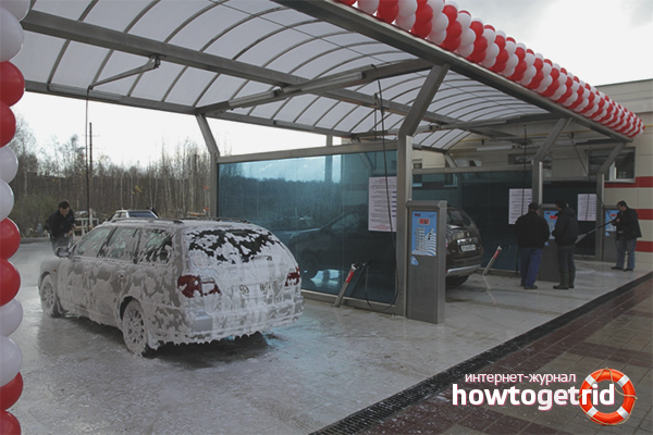Car wash with shampoo