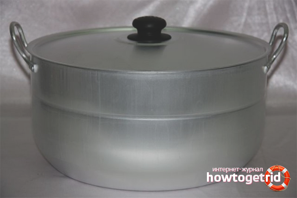 How to get rid of carbon deposits in a pan