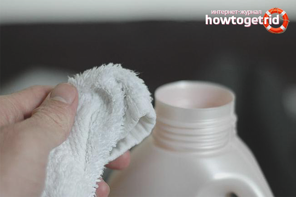 How to clean synthetic coat