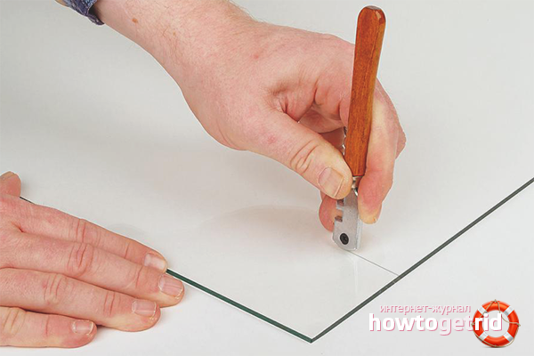 How to cut glass with a glass cutter