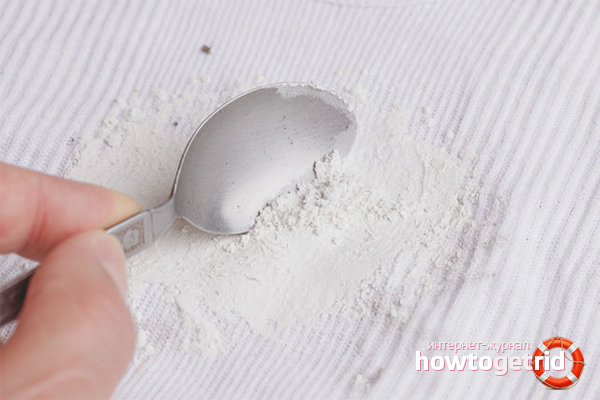Tooth powder for oil stains