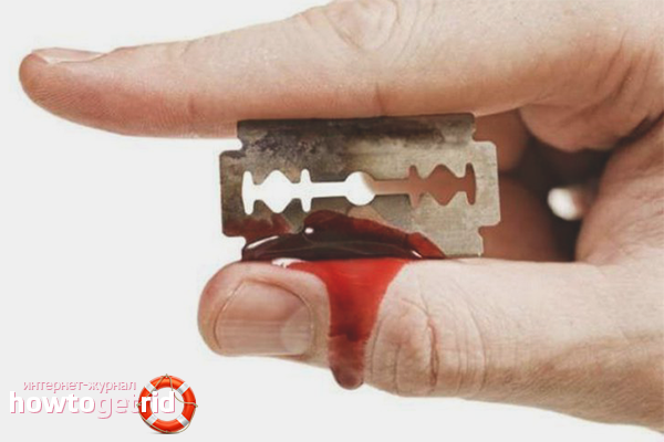 How to stop blood with a deep cut