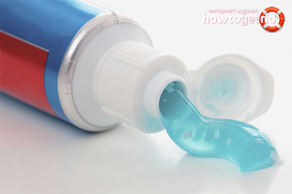 Toothpaste from lipstick stains
