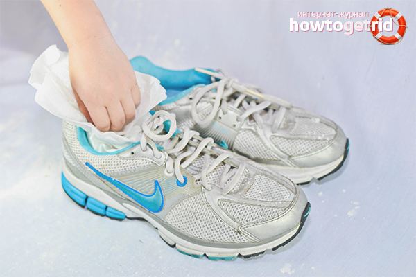 How to dry sneakers quickly