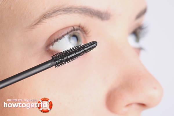 How to apply castor oil on eyelashes