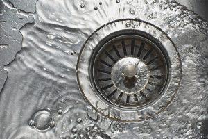 How to eliminate the smell from the sink in the kitchen