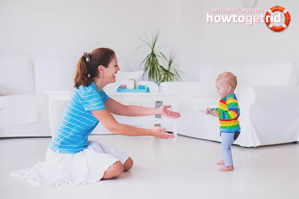 How to teach a child to walk independently