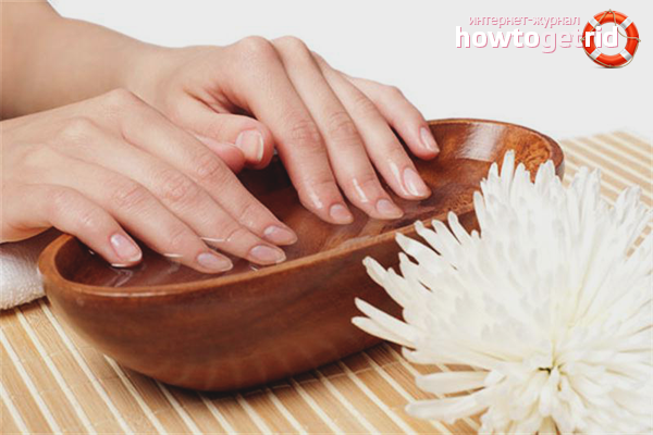 Baths for restoration of nails