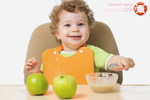 How to make applesauce for babies