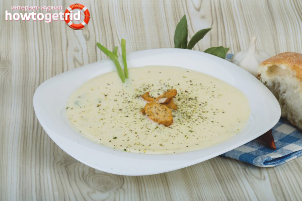 Cheese cream soup with cauliflower
