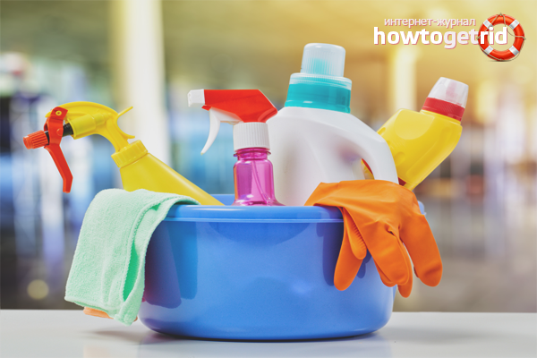 How to wash mold on plastic windows