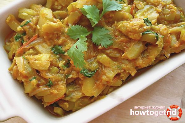 Stewed cabbage with zucchini