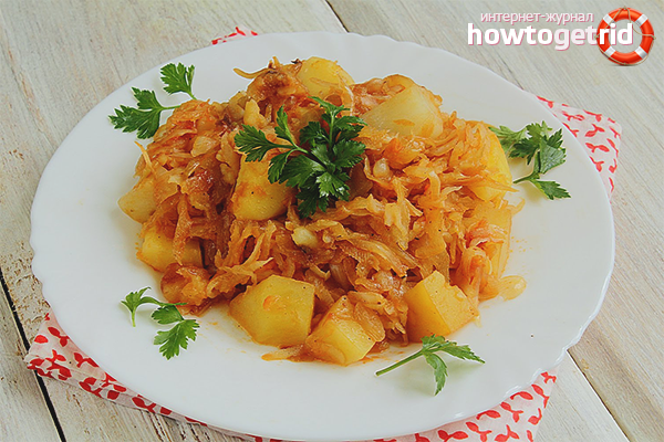 Stewed cabbage with potatoes