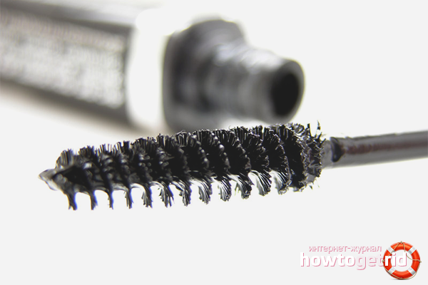 The choice of mascara brushes