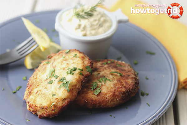 Fish cutlets with fried onions
