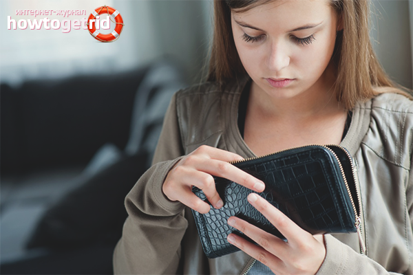 A child steals money