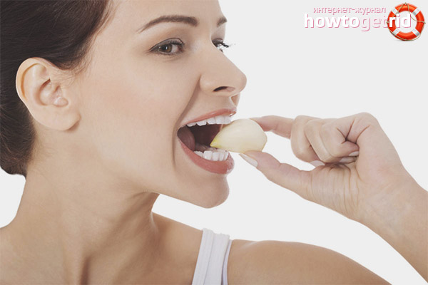 How to remove the smell of garlic from the mouth