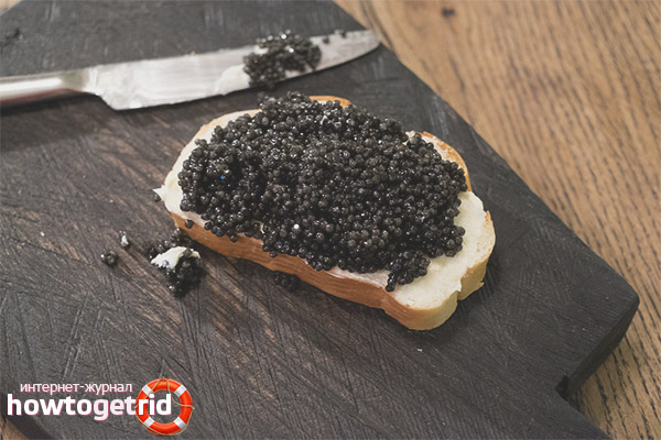 How to eat black caviar