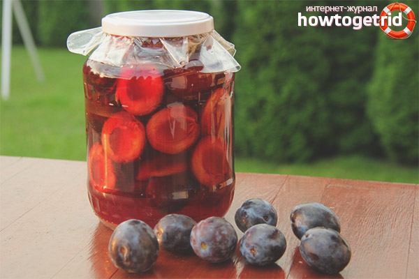 Stewed plum for the winter